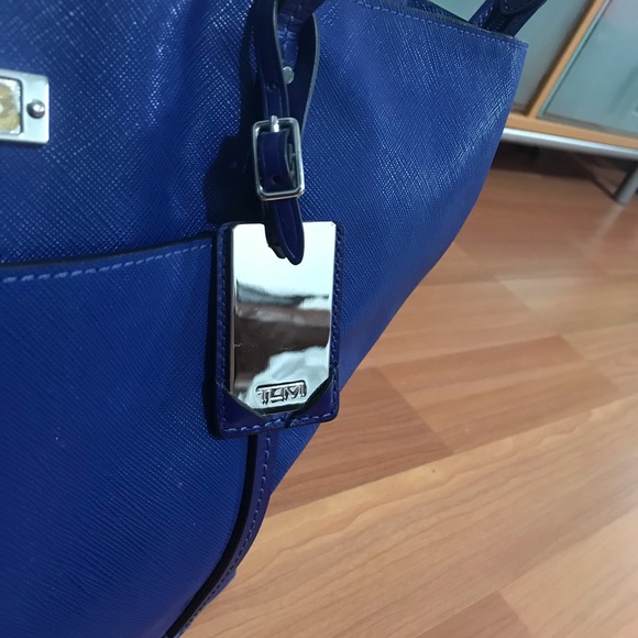 Lady’s Blue Tumi Bag, New with defect - Picture 2 of 9